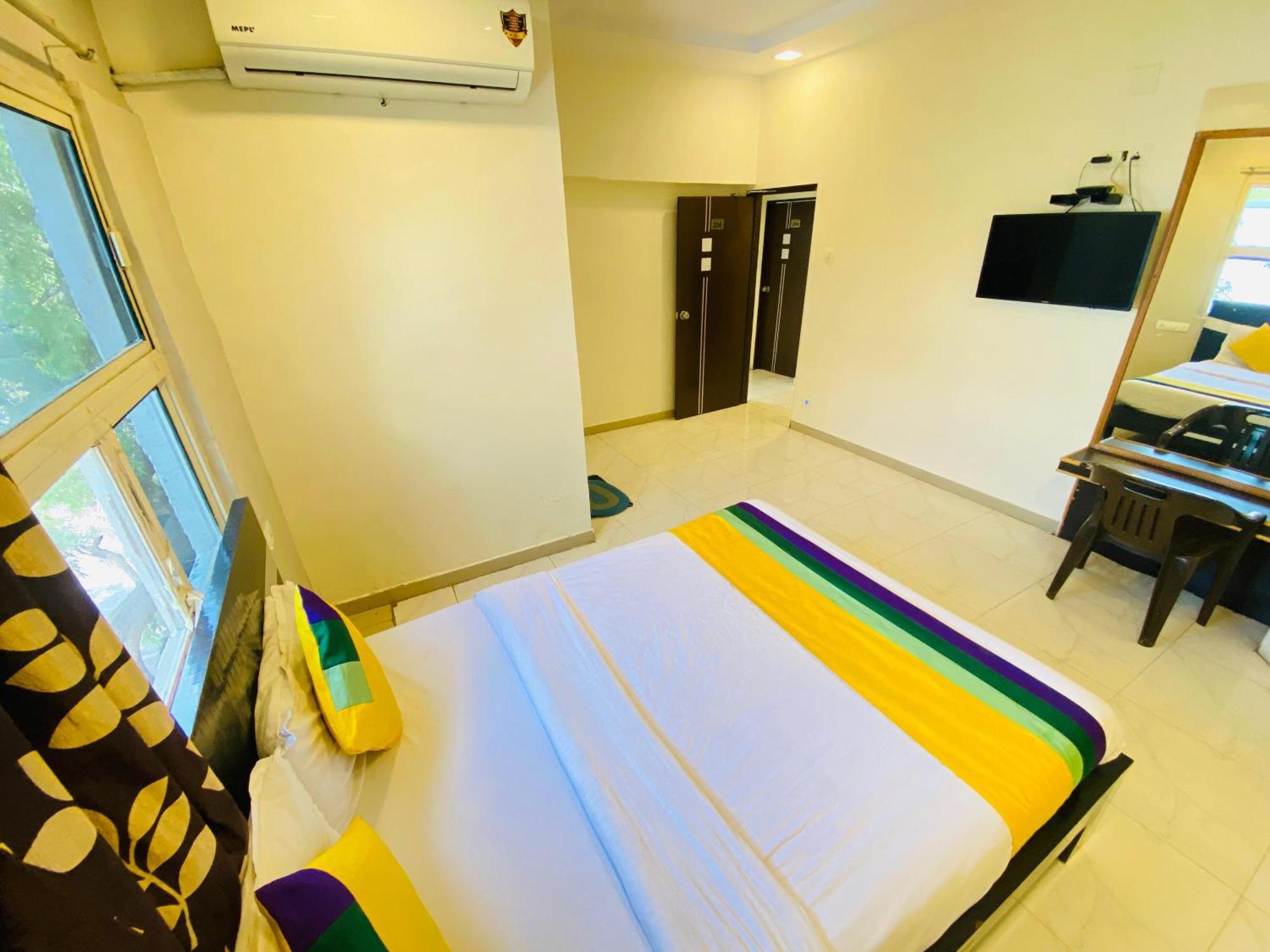 Hotel Aakash Navrangpura Amhedabad Dış mekan fotoğraf