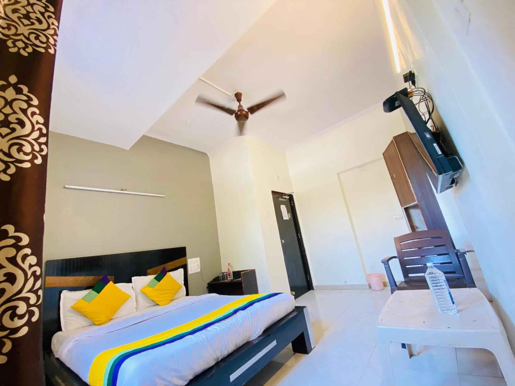 Hotel Aakash Navrangpura Amhedabad Dış mekan fotoğraf