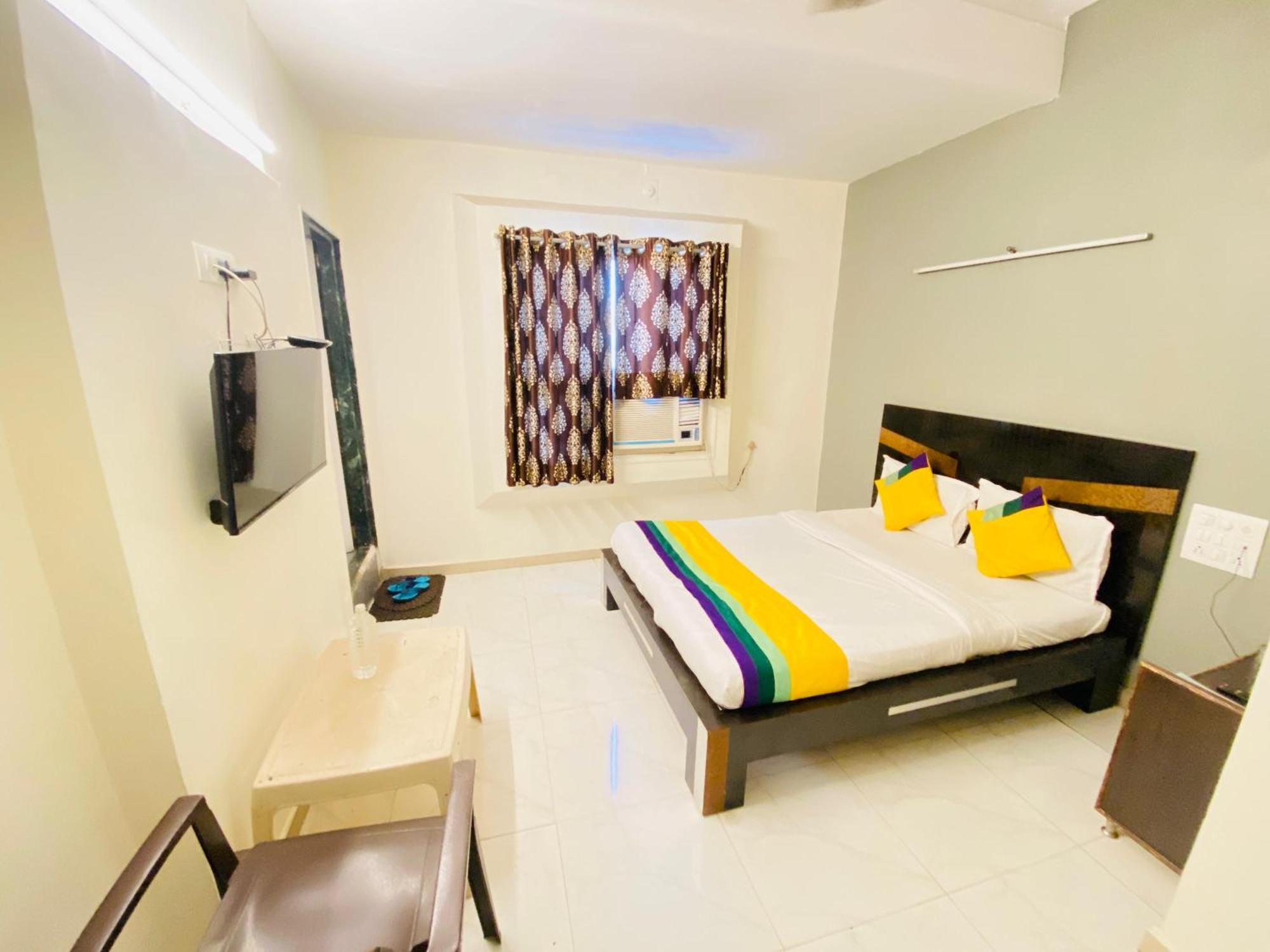 Hotel Aakash Navrangpura Amhedabad Dış mekan fotoğraf