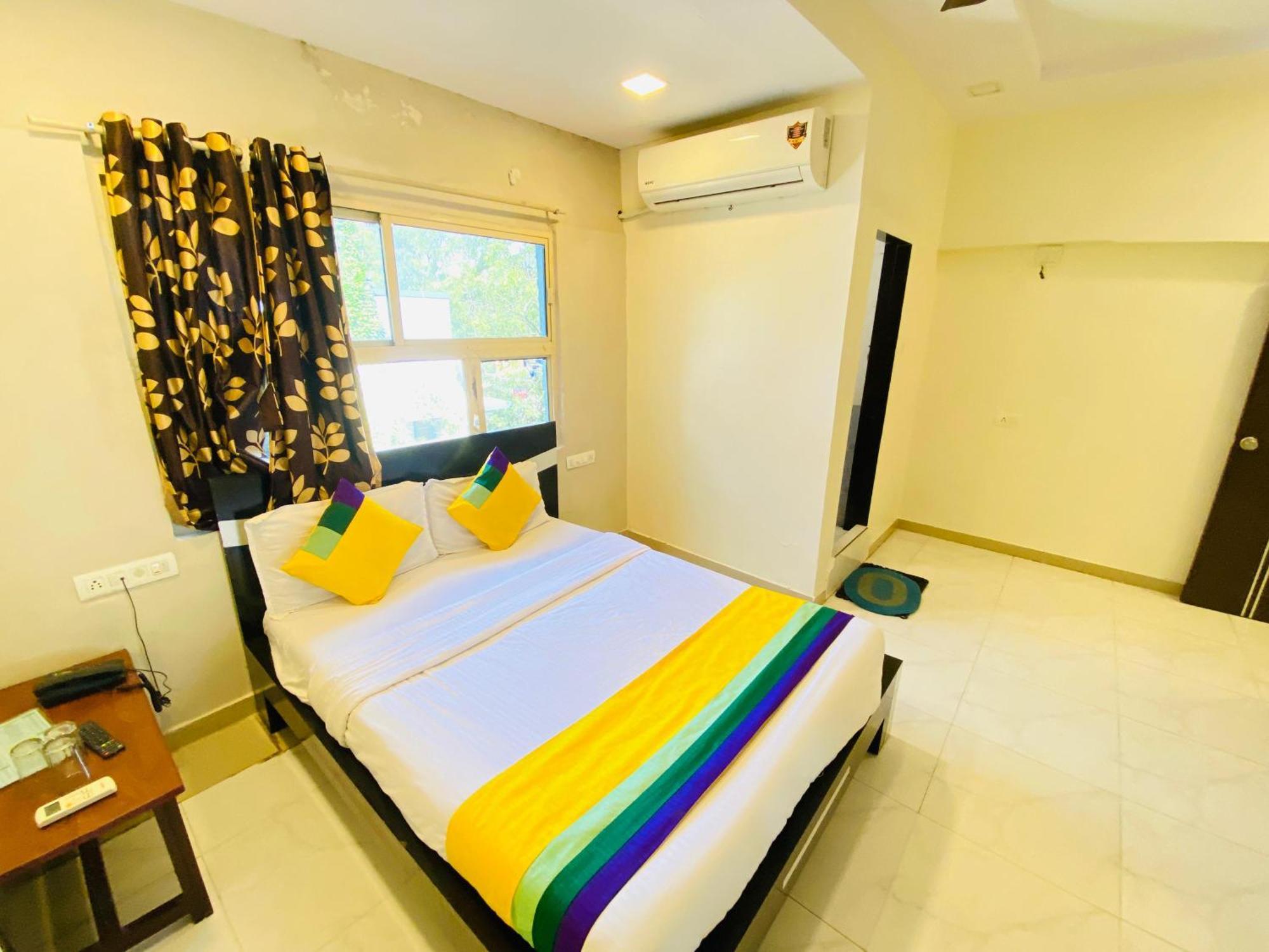 Hotel Aakash Navrangpura Amhedabad Dış mekan fotoğraf