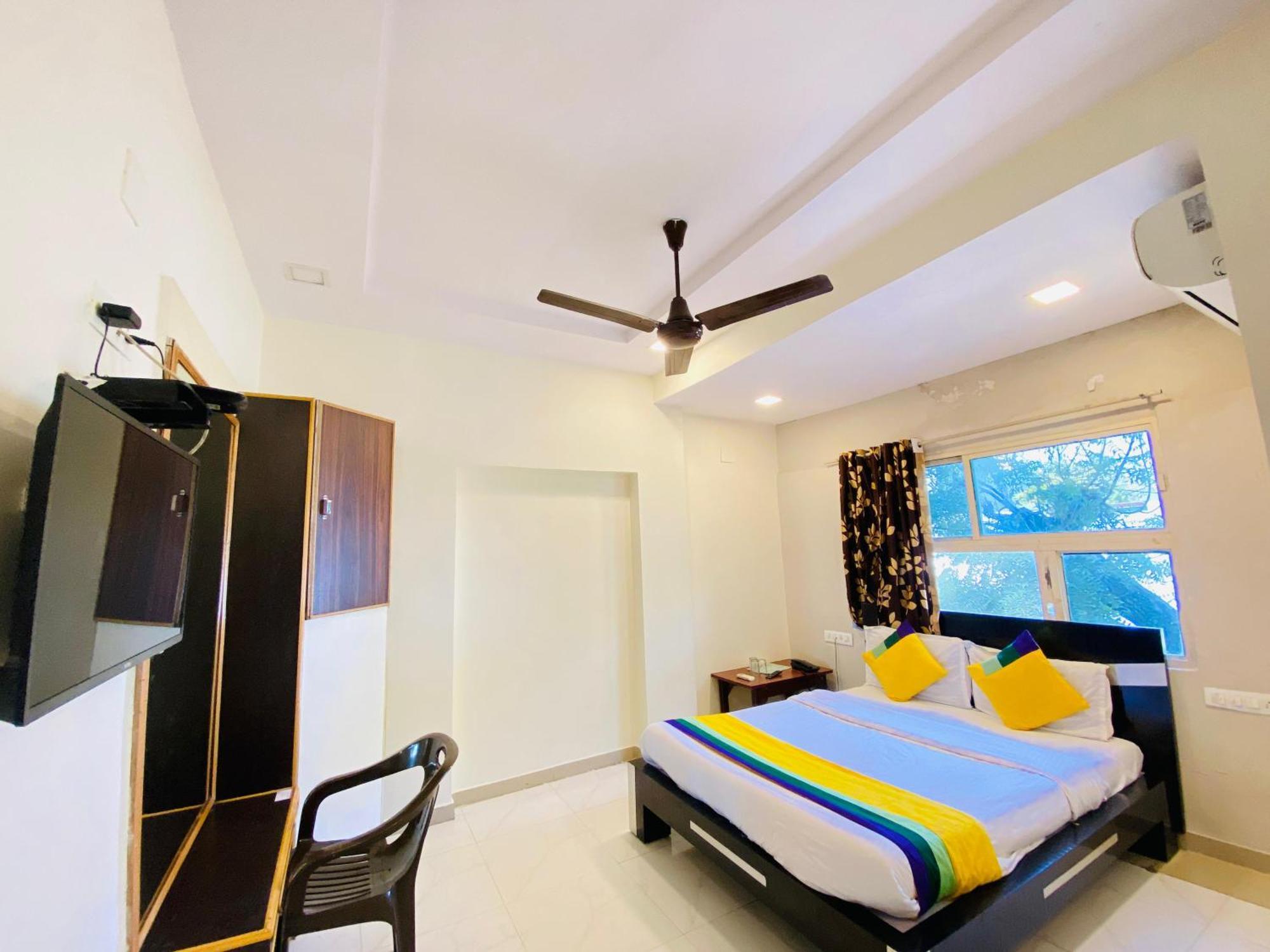 Hotel Aakash Navrangpura Amhedabad Dış mekan fotoğraf